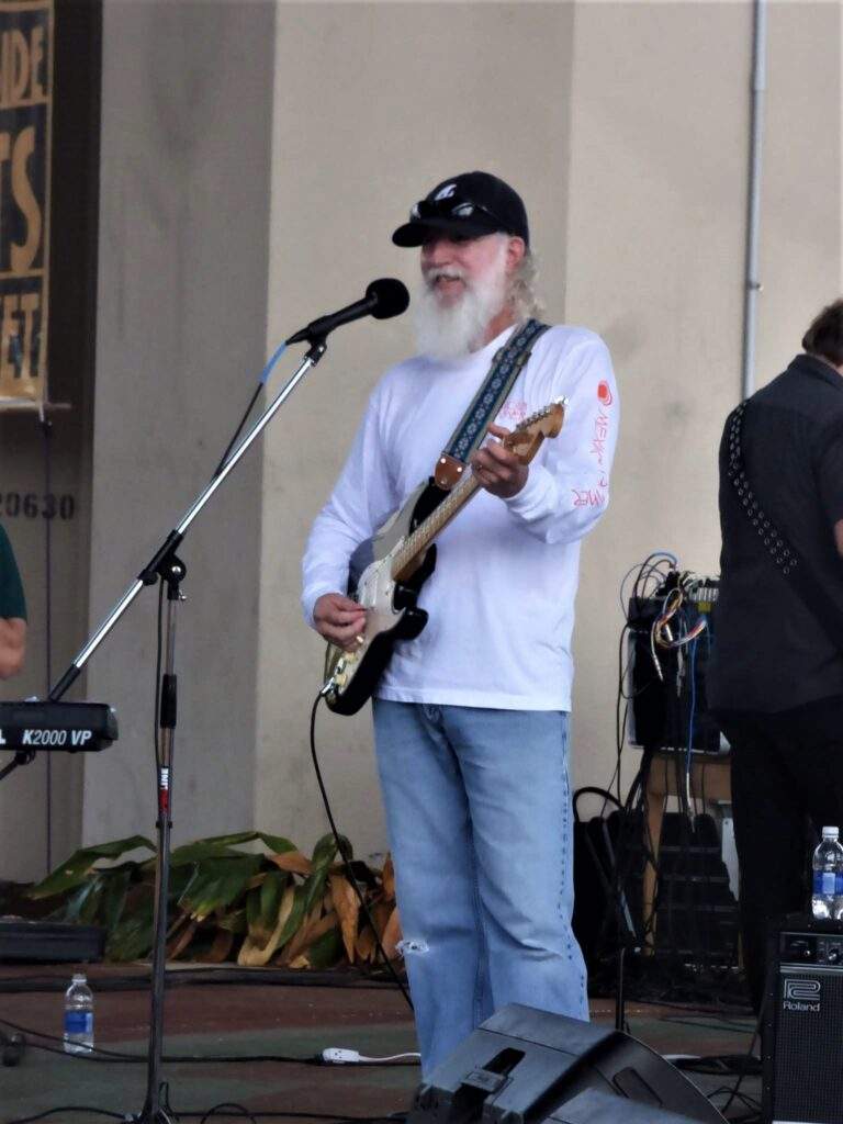 Robert Lester Folsom on stage